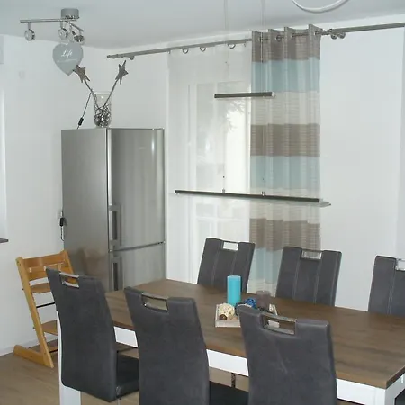 Rheinaue Apartament